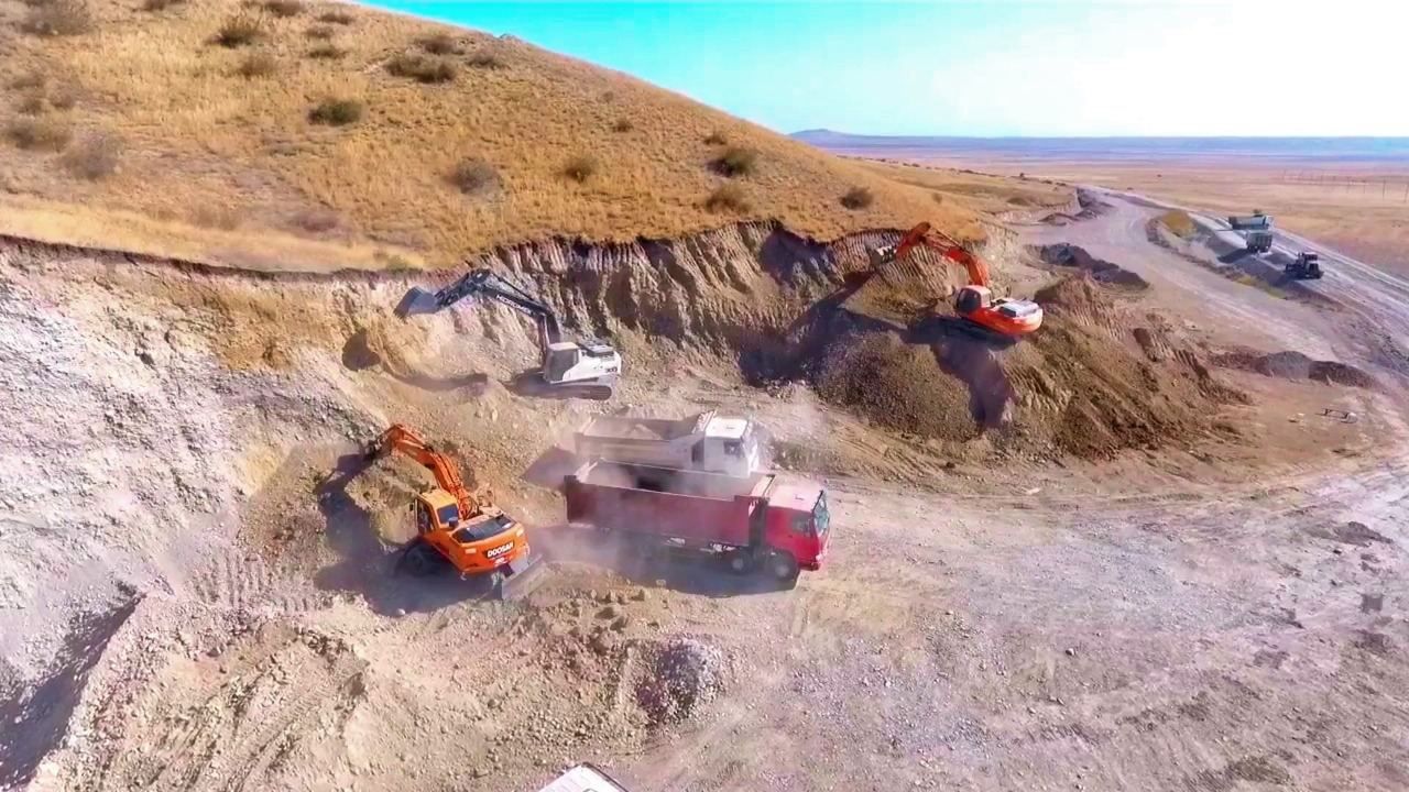 Karabagh: La construction de la route Talysh-Naftalan se poursuit