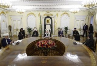 Les chefs religieux de l'Azerbaïdjan, de la Russie et de l'Arménie se rencontrent à Moscou