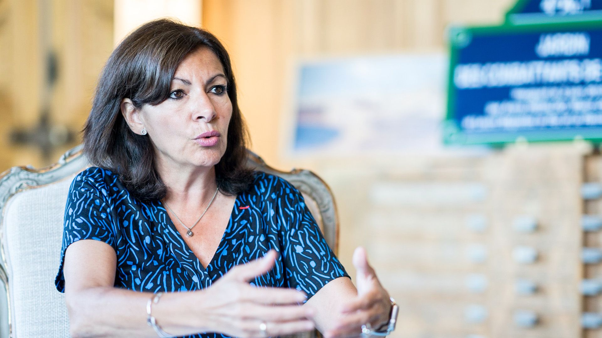 ANNE HIDALGO HONORE LES ARMÉNIENS, OUBLIE LES ALGÉRIENS, RUINE LES PARISIENS