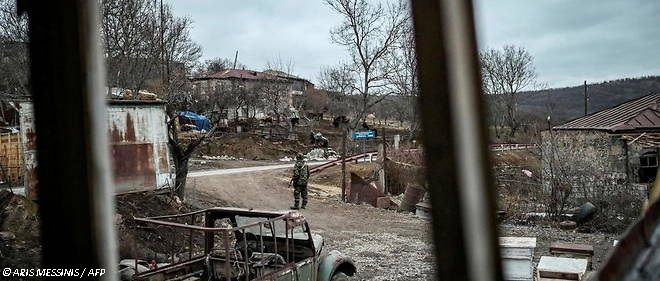 LES TROUPES ARMÉNIENNES TENTENT UN COUP DE FORCE À LA FRONTIÈRE AVEC L'AZERBAÏDJAN