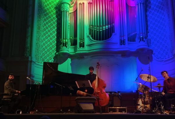 CONCERT ETIBAR ASADLI À LA SALLE GAVEAU À PARIS