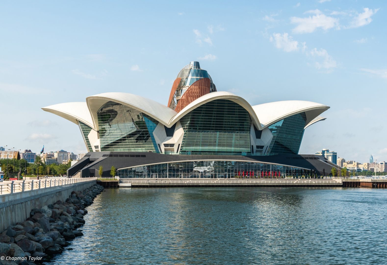 LE DENIZ MALL DE CHAPMAN TAYLOR A BAKOU LAUREAT DES PRESTIGIEUX PRIX VERSAILLES AFRIQUE ET ASIE DE L'OUEST 2021