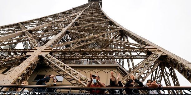 FRANCE : LE PORT DU MASQUE A NOUVEAU OBLIGATOIRE DANS CERTAINS LIEUX EXTERIEURS A PARIS