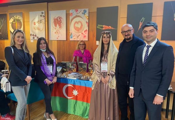 UN LIVRE DU CENTRE CULINAIRE NATIONAL D'AZERBAÏDJAN  A ÉTÉ  RECONNU  "MEILLEURE PUBLICATION AU MONDE" LORS DU CONCOURS INTERNATIONAL "GOURMAND WORLD COOKBOOK  AWARDS"  À PARIS
