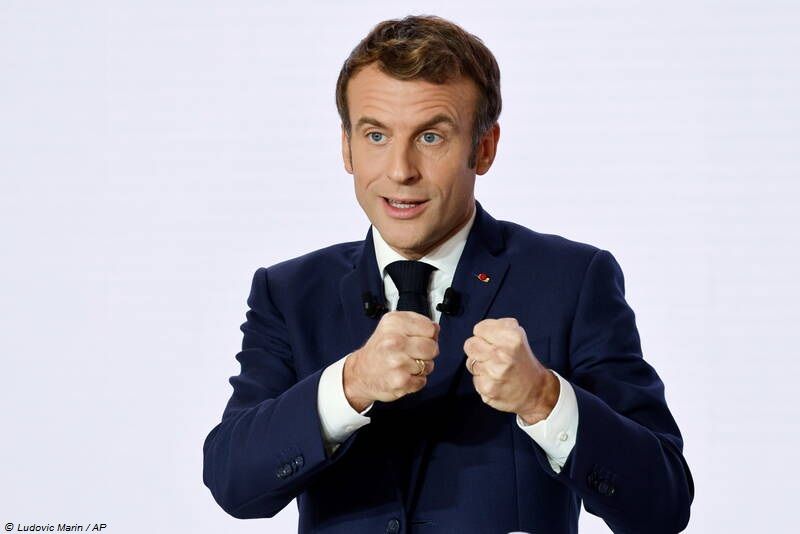 EMMANUEL MACRON : «LES NON-VACCINÉS, J'AI TRÈS ENVIE DE LES EMMERDER»