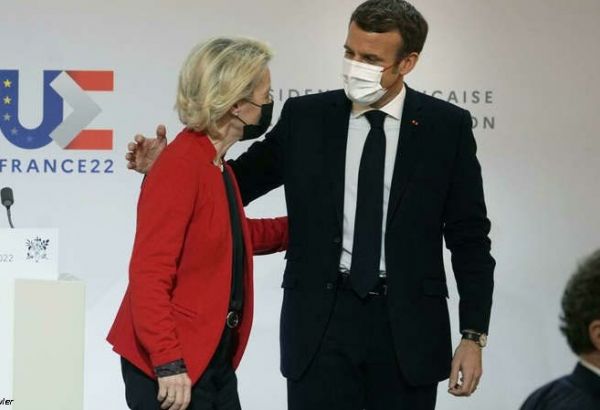Emmanuel Macron et Ursula von der Leyen donnent le coup d'envoi de la présidence française de l'UE
