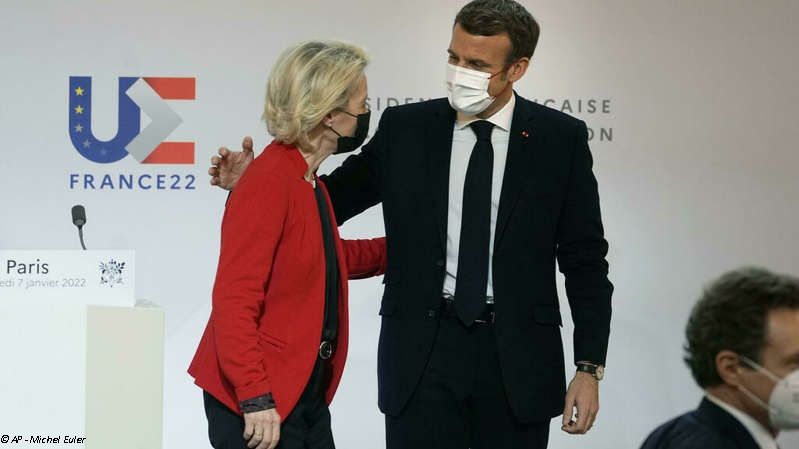 Emmanuel Macron et Ursula von der Leyen donnent le coup d'envoi de la présidence française de l'UE