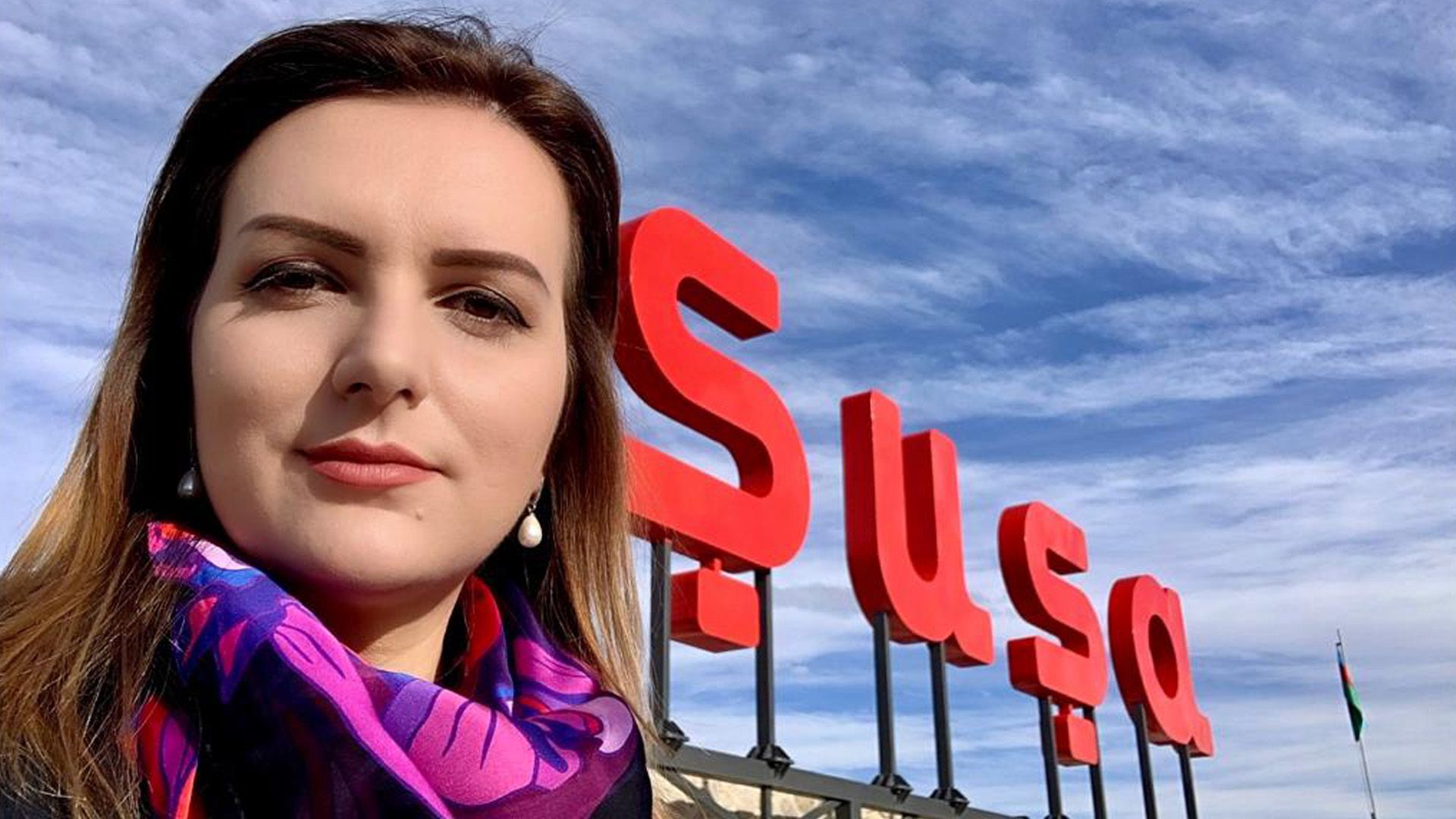 ANASTASIA LAVRINA, JOURNALISTE, POLITOLOGUE, PERSONNALITÉ INCONTOURNABLE DE LA COMMUNAUTÉ RUSSE D'AZERBAÏDJAN