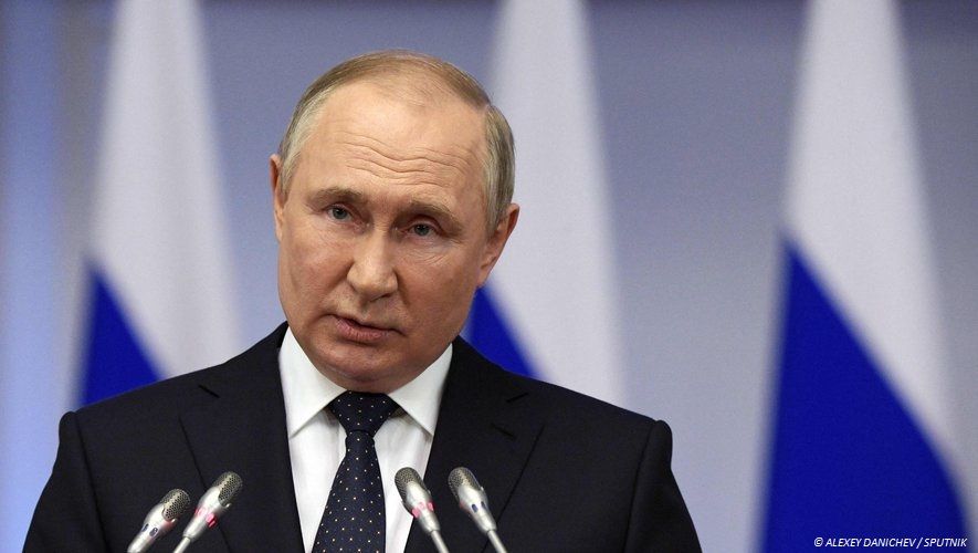 UKRAINE : POUTINE MENACE L'OCCIDENT DE REPRÉSAILLES FULGURANTES EN CAS D'INGÉRENCE