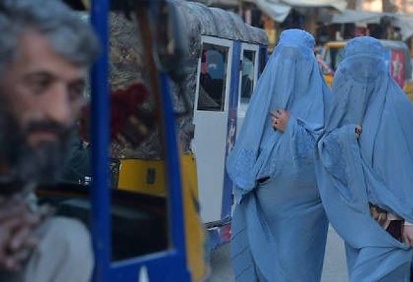 AFGHANISTAN : LA BURQA REDEVIENT OBLIGATOIRE POUR LES FEMMES EN PUBLIC