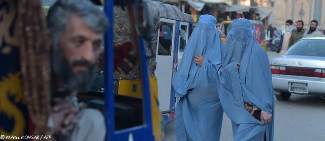 AFGHANISTAN : LA BURQA REDEVIENT OBLIGATOIRE POUR LES FEMMES EN PUBLIC