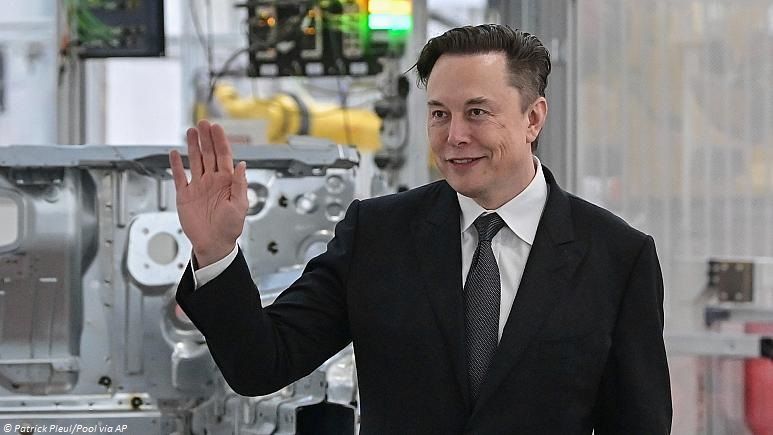 ELON MUSK ANNONCE LA SUSPENSION DU RACHAT DE TWITTER. L'ACTION S'EFFONDRE À WALL STREET
