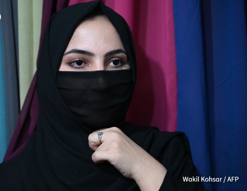AFGHANISTAN : LES PRÉSENTATRICES TÉLÉ FORCÉES DE SE COUVRIR LE VISAGE