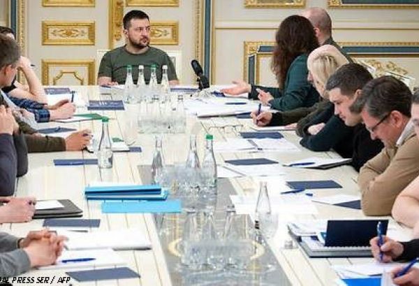 GUERRE EN UKRAINE : KIEV DÉCIDÉ À "TOUT FAIRE" POUR DÉFENDRE LE DONBASS