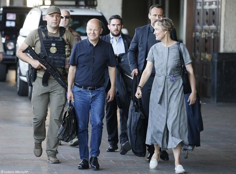 Le chancelier allemand Olaf Scholz, à son arrivée en gare de Kyiv, le 16 juin 2022