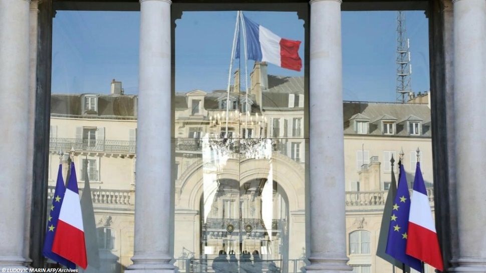 ÉLISABETH BORNE A REMIS SA DÉMISSION, EMMANUEL MACRON L'A REFUSÉE