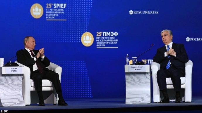 LE PRÉSIDENT TOKAYEV DÉCLARE QUE LA KAZAKHSTAN NE RECONNAÎTRA PAS DONETSK ET LOUGANSK COMME DES ÉTATS INDÉPENDANTS