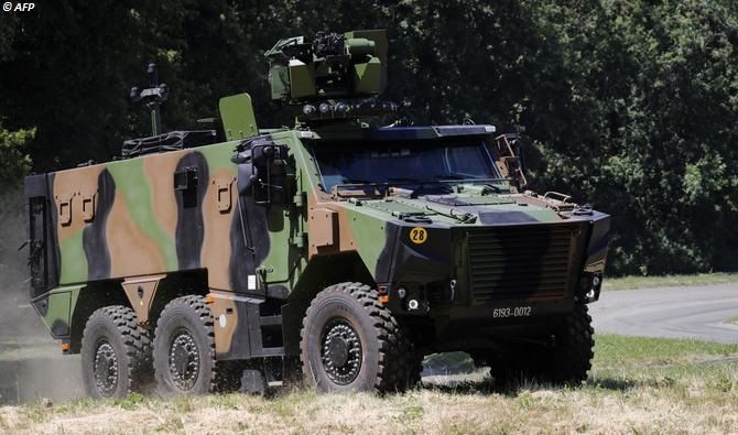 GUERRE EN UKRAINE : LA FRANCE VA ENVOYER DES VÉHICULES DE TRANSPORT BLINDÉS