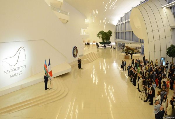 "INTIMATE ODYSSEYS OF REZA", EXPOSITION DU PHOTOJOURNALISTE FRANÇAIS REZA DEGHATI AU CENTRE HEYDAR ALIYEV À BAKOU