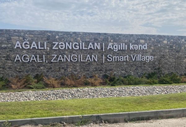 GRAND RETOUR AU KARABAKH : UN PREMIER GROUPE D'AZERBAÏDJANAIS AUTREFOIS EXPULSÉ PAR LES ARMÉNIENS REVIENT CHEZ LUI