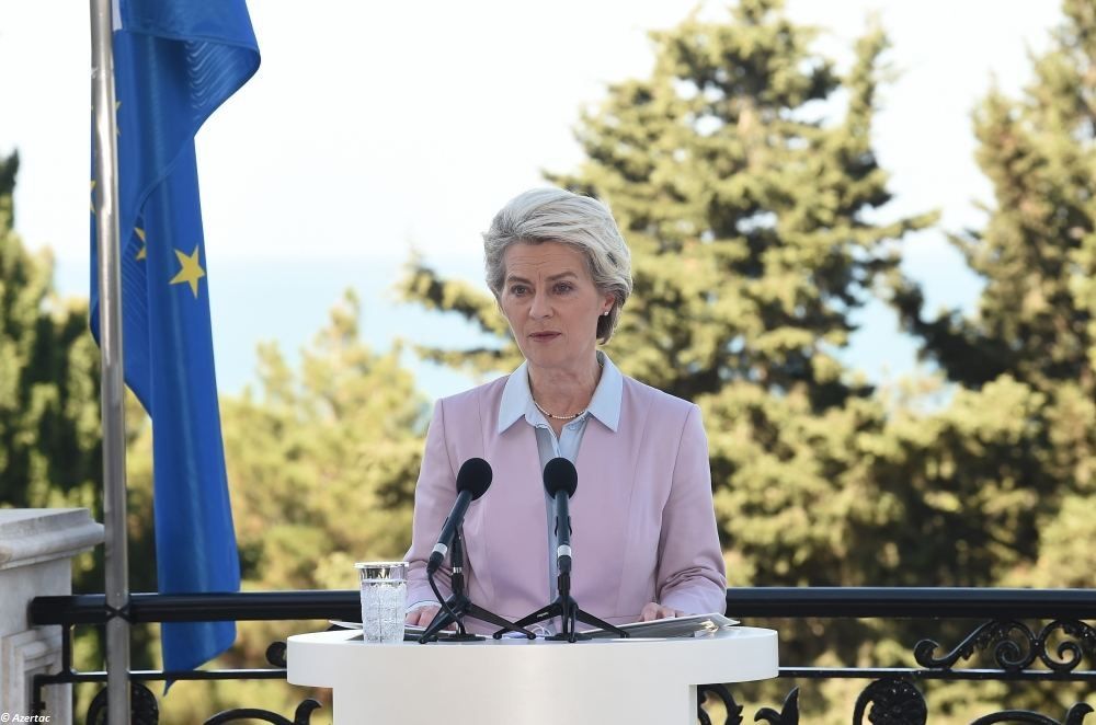 L'UE DOIT SE PRÉPARER À PASSER À PLUS DE 30 MEMBRES, DIT URSULA VON DER LEYEN