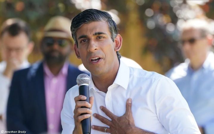 RISHI SUNAK CANDIDAT AU POSTE DE PREMIER MINISTRE BRITANNIQUE APPELLE À DES SANCTIONS CONTRE L'IRAN SUITE À L'AGRESSION CONTRE SALMAN RUSHDIE