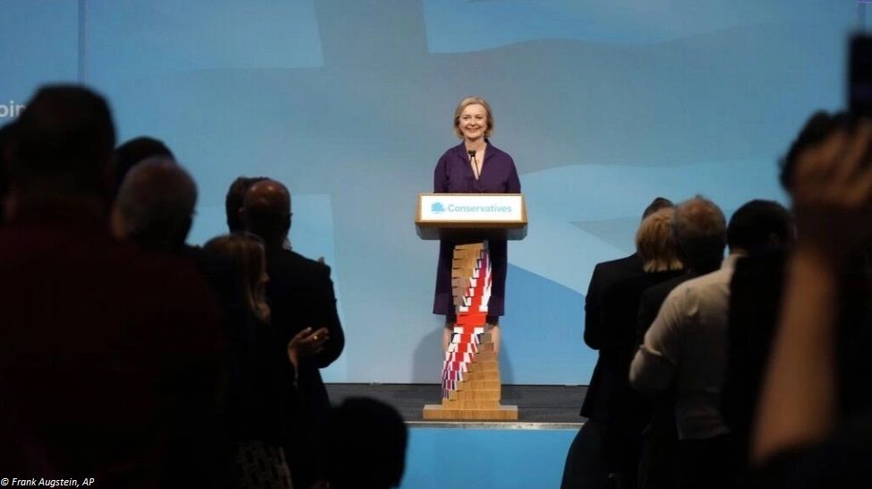 LIZ TRUSS EST ÉLUE CHEFFE DU PARTIS CONSERVATEUR ET PREMIÈRE MINISTRE DU ROYAUME-UNI