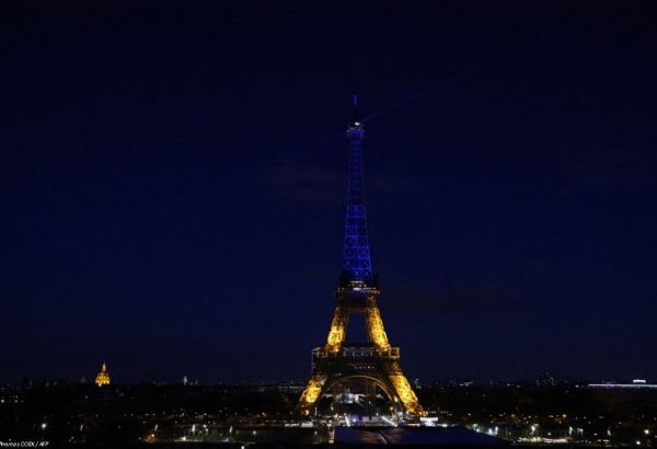 PARIS : ANNE HIDALGO ENVISAGE D'ÉTEINDRE LA TOUR EIFFEL PLUS TÔT