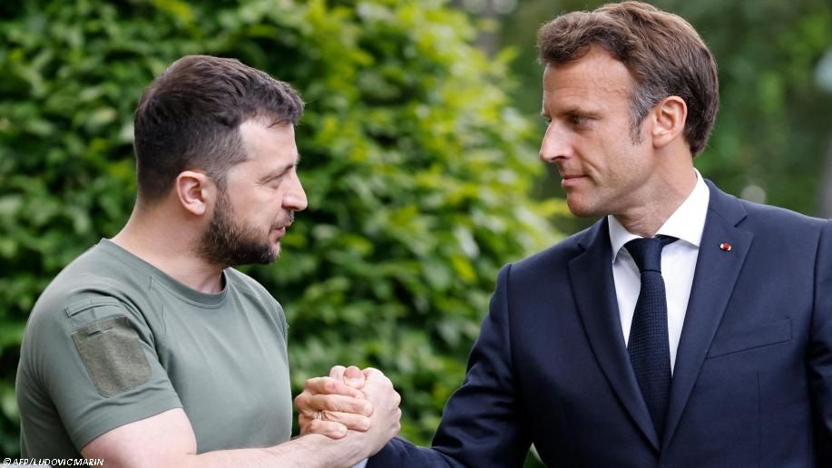 MACRON ET ZELENSKY POUR UN RETRAIT DES FORCES RUSSES DE ZAPORIJJIA