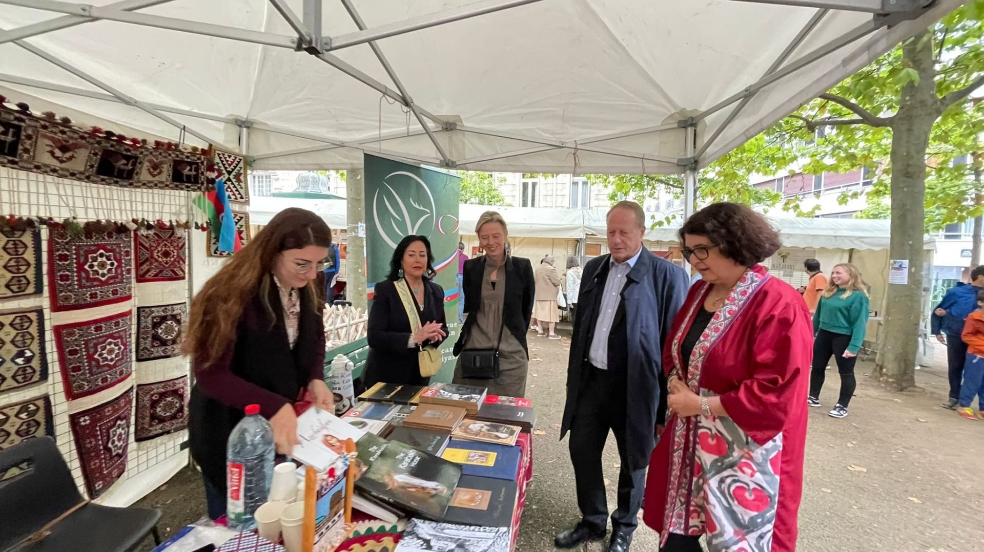 LA CULTURE AZERBAÏDJANAISE AU FORUM DES ASSOCIATIONS À PARIS