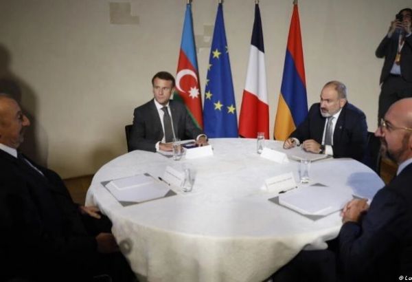 L'AZERBAÏDJAN ET L'ARMÉNIE RECONNAISSENT MUTUELLEMENT LEUR INTÉGRITÉ TERRITORIALE ET LEUR SOUVERAINETÉ