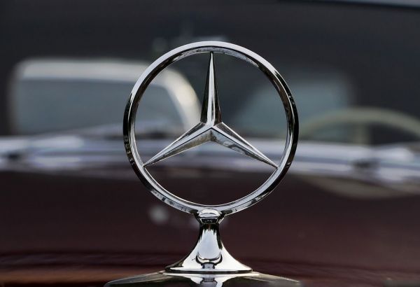 MERCEDEZ-BENZ VA VENDRE SES ACTIFS RUSSES À UN INVESTISSEUR LOCAL