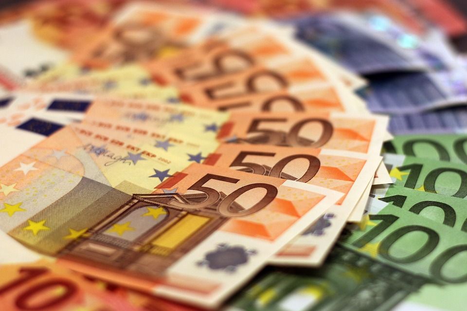 LA RÉCESSION HIVERNALE DE LA ZONE EURO MENACE ALORS QUE L'INFLATION S'ACCROCHE