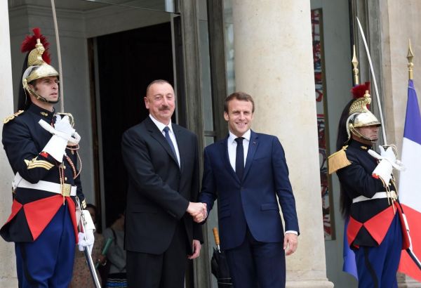 EMMANUEL MACRON RÉAFFIRME LA PLEINE DISPOSITION DE LA FRANCE À ACCOMPAGNER LE PROCESSUS DE NORMALISATION DES RELATIONS ENTRE L'AZERBAÏDJAN ET L'ARMÉNIE