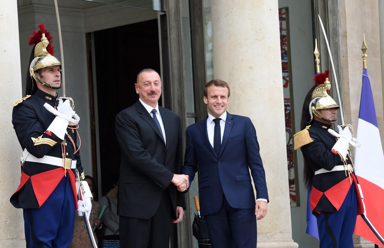EMMANUEL MACRON RÉAFFIRME LA PLEINE DISPOSITION DE LA FRANCE À ACCOMPAGNER LE PROCESSUS DE NORMALISATION DES RELATIONS ENTRE L'AZERBAÏDJAN ET L'ARMÉNIE