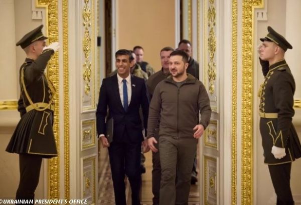 GUERRE EN UKRAINE : RISHI SUNAK REND VISITE AU PRÉSIDENT ZELENSKY À KIEV ET PROMET 50 MILLIONS DE LIVRES DE MATÉRIEL MILITAIRE