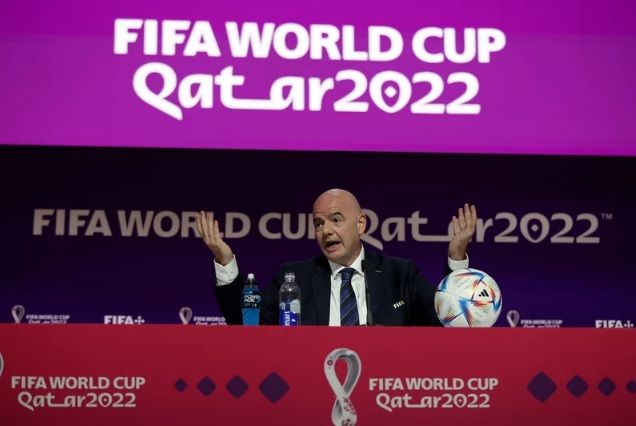 LE PRÉSIDENT DE LA FIFA DÉNONCE "L'HYPOCRISIE" DE L'OCCIDENT À L'ÉGARD DU QATAR