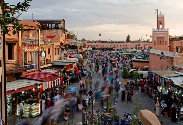 LA REPRISE DU TOURISME S'ACCÉLÈRE POUR ATTEINDRE 65 % DES NIVEAUX D'AVANT LA PANDÉMIE