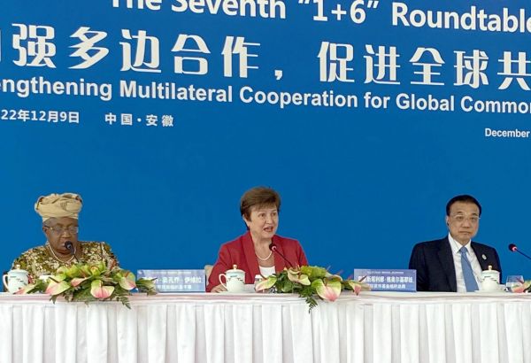 LES RESPONSABLES DE L'ÉCONOMIE MONDIALE SALUENT LE REVIREMENT "DÉCISIF" DE LA CHINE À L'ÉGARD DU ZÉRO-COVID