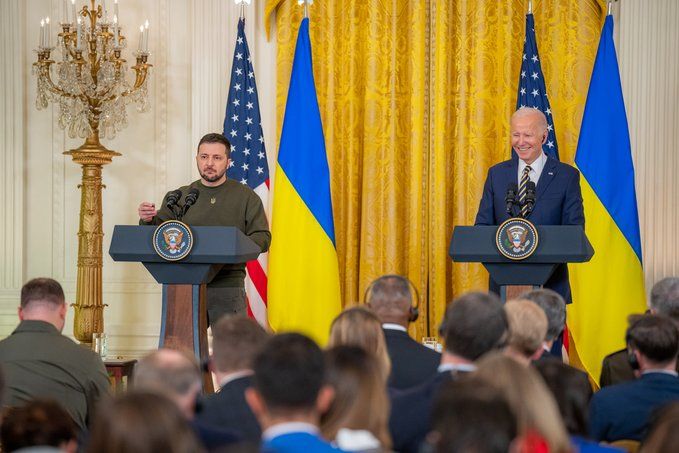 Guerre en Ukraine : Biden dit à Zelensky que son pays ne fera jamais cavalier seul