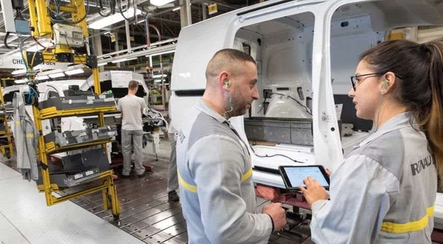 LE CONSTRUCTEUR AUTOMOBILE RENAULT ÉMET UNE OBLIGATION DE 210 MILLIARDS DE YENS