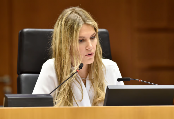 L'ANCIENNE VICE-PRÉSIDENTE DU PARLEMENT EUROPÉEN RESTE EN DÉTENTION DANS LE CADRE D'UNE ENQUÊTE POUR CORRUPTION