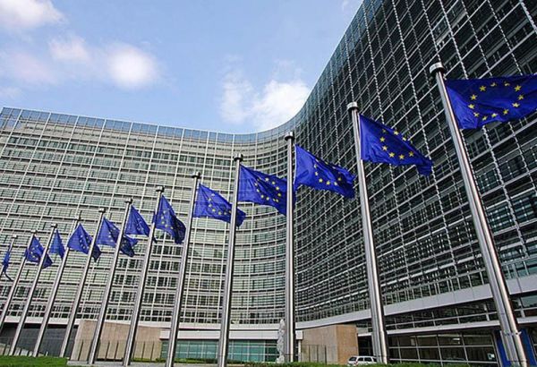 QUATRE PAYS DEMANDENT À L'UE DE FIXER UNE DATE LIMITE POUR LES NOUVEAUX CAMIONS ÉMETTANT DU CO2