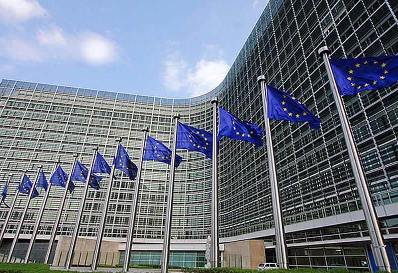 QUATRE PAYS DEMANDENT À L'UE DE FIXER UNE DATE LIMITE POUR LES NOUVEAUX CAMIONS ÉMETTANT DU CO2