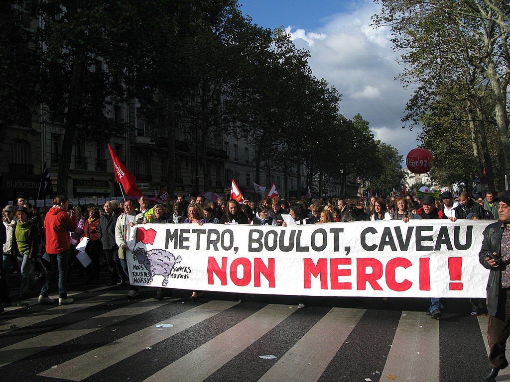 RÉFORME DES RETRAITES :
LES FONCTIONNAIRES ÉGALEMENT DANS LE COLLIMATEUR DU GOUVERNEMENT