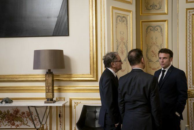 EMMANUEL MACRON REÇOIT LES ARMÉNIENS AU PALAIS DE L’ÉLYSÉE. UNE DISCUSSION SINCÈRE ?!