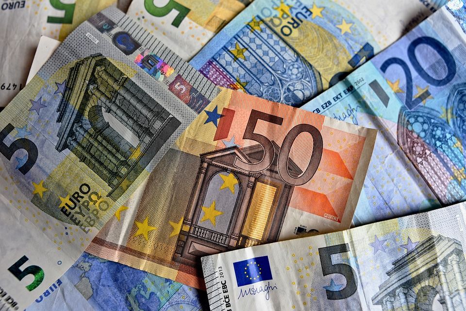 L'ÉCONOMIE DE LA ZONE EURO PROGRESSE DE MANIÈRE INATTENDUE AU QUATRIÈME TRIMESTRE ET ÉVITE LA RÉCESSION