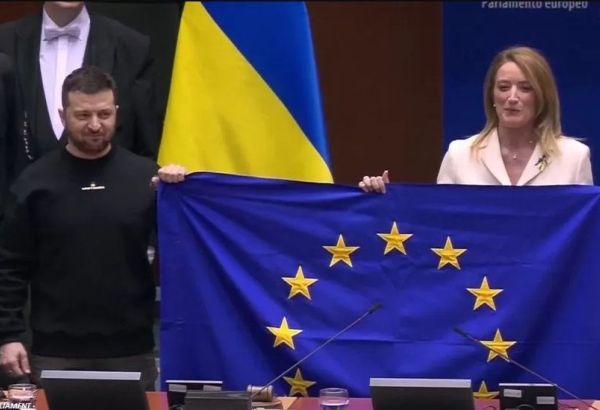 GUERRE EN UKRAINE : ZELENSKY DEMANDE DES AVIONS DE COMBAT AUX DIRIGEANTS DE L'UE