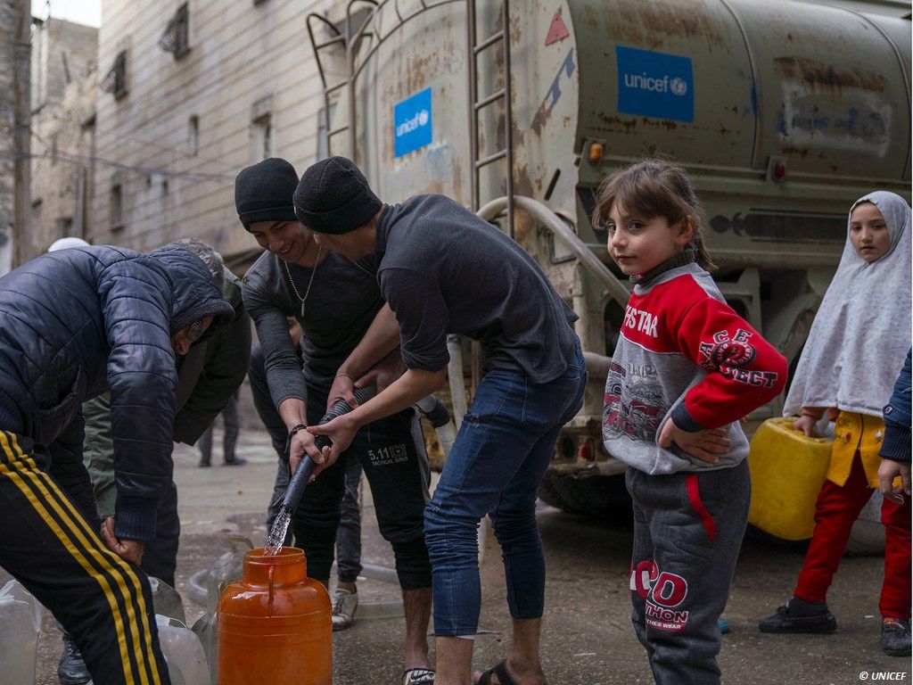 DANS LES PAYS LES PLUS RICHES, 1 ENFANT SUR 5 VIT DANS LA PAUVRETÉ, SELON L'UNICEF