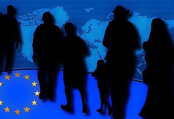 L'EUROPE ET LES ÉTATS-UNIS DANS LA COURSE MONDIALE AUX MIGRANTS QUALIFIÉS
